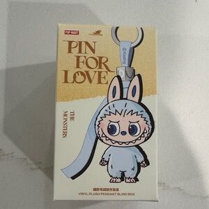 Pin for Love letter L
Authentic purchased from Popmart
New in unopened box
